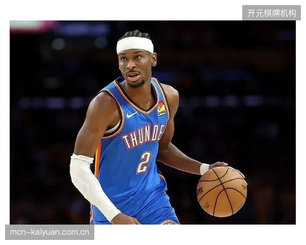 NBA官方公布年度最佳阵容，亚历山大凭借常规赛卓越表现入选一阵。